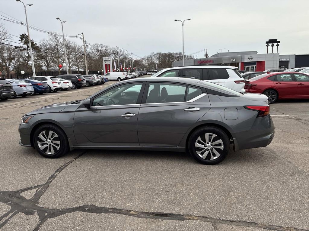 Used 2025 Nissan Altima 2.5 S image 4