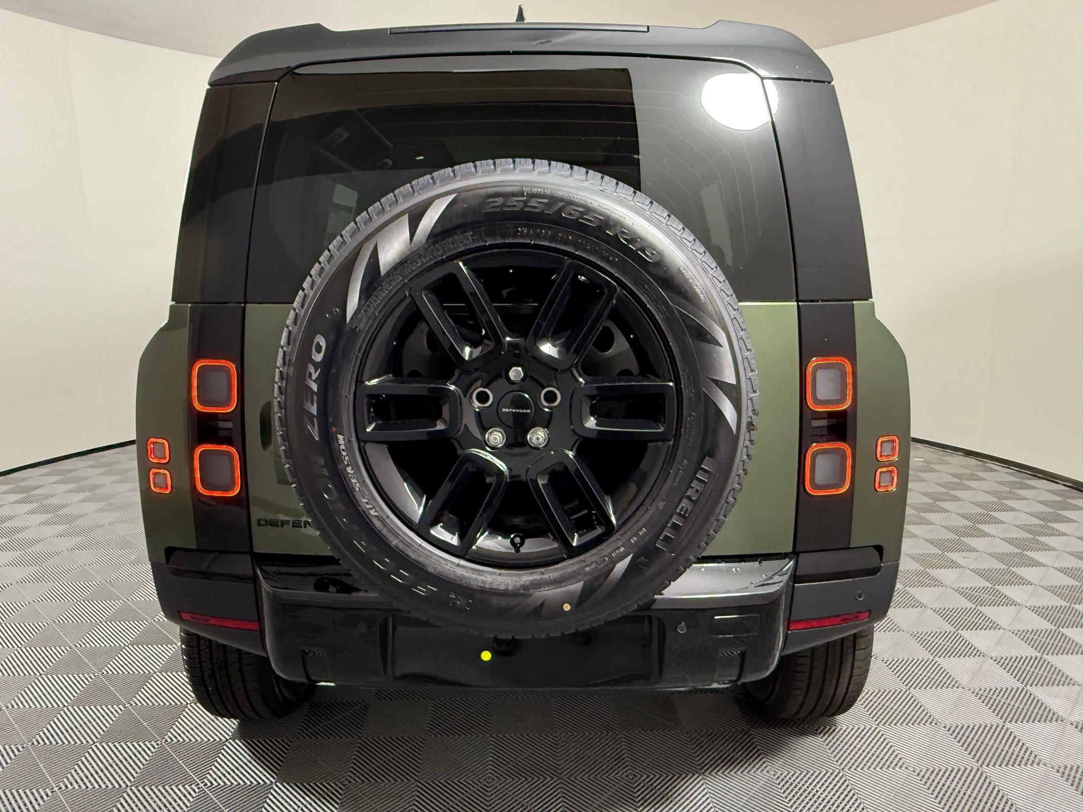 New 2026 Land Rover Defender 110 S AWD/4WD image 10