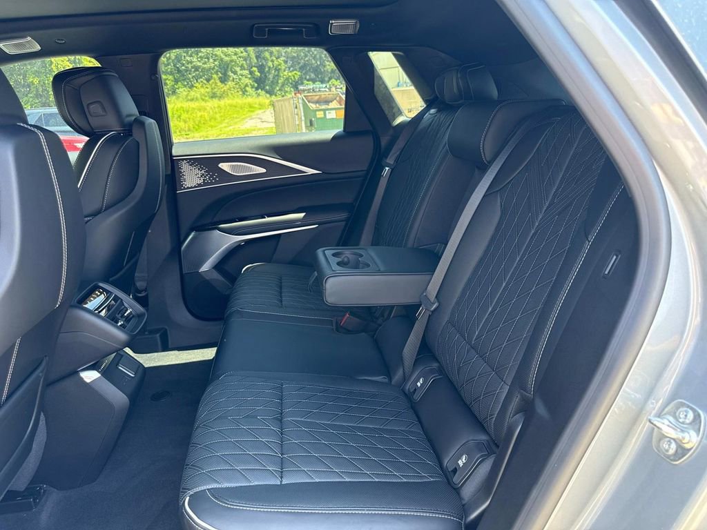 New 2026 Cadillac Lyriq V image 13