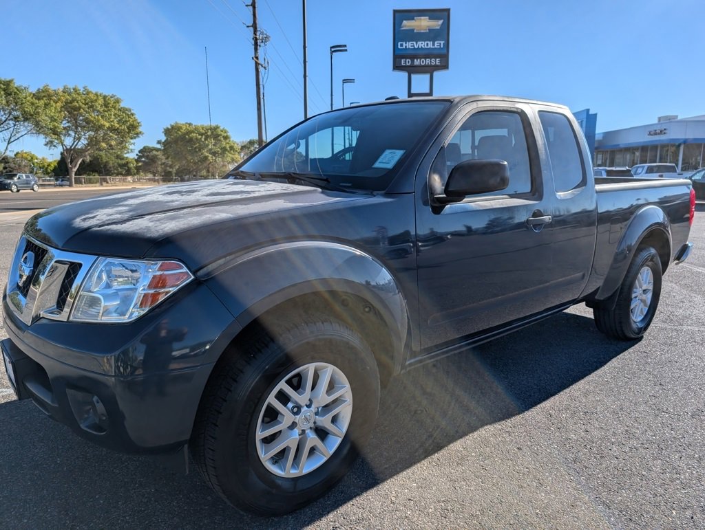 Used 2015 Nissan Frontier SV image 1