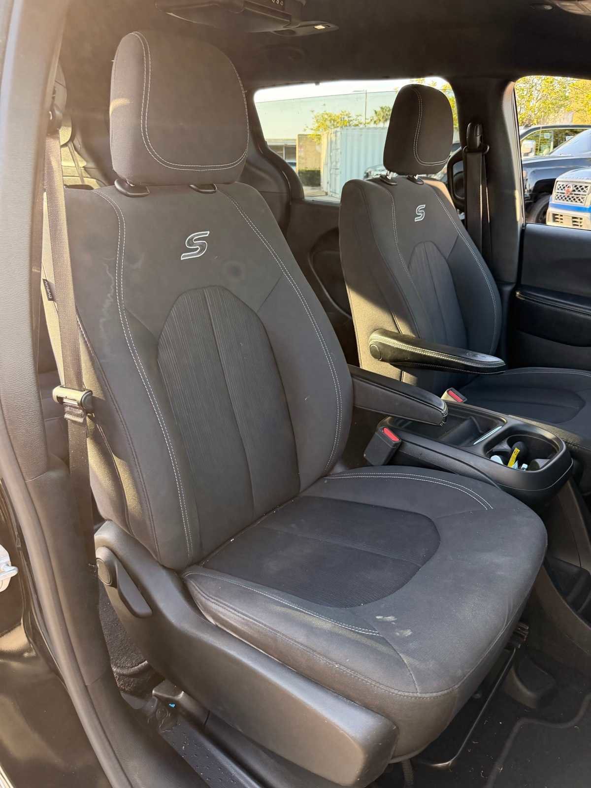 Used 2019 Chrysler Pacifica Touring Plus w/ S Appearance Package image 13