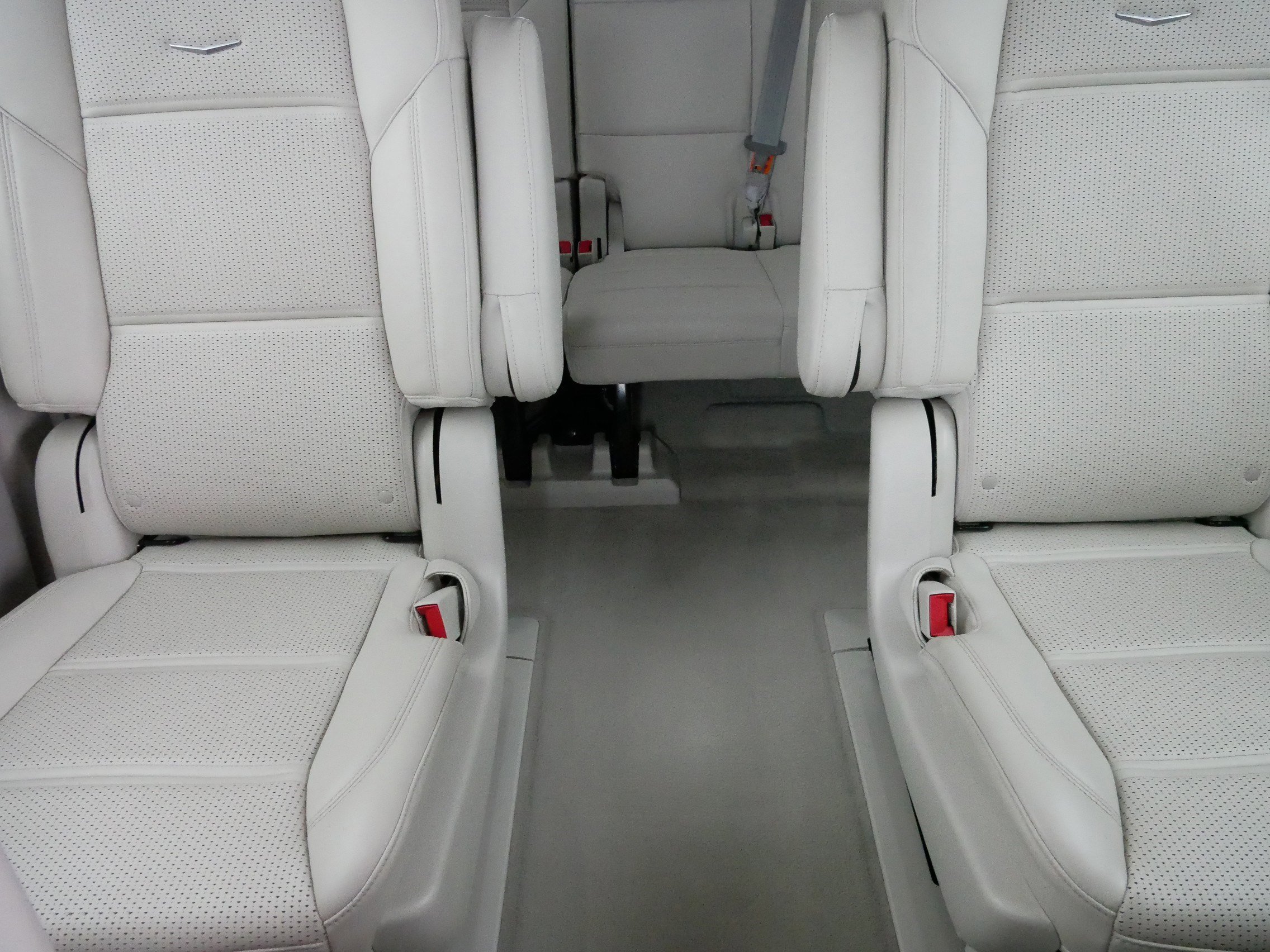 Certified 2023 Cadillac Escalade ESV Sport Platinum image 13