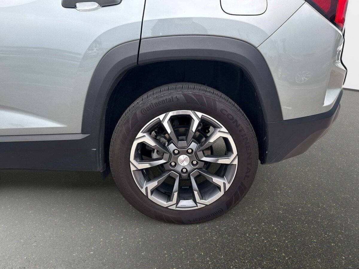 Used 2025 GMC Terrain Elevation w/ Elevation Premium Package AWD/4WD image 10