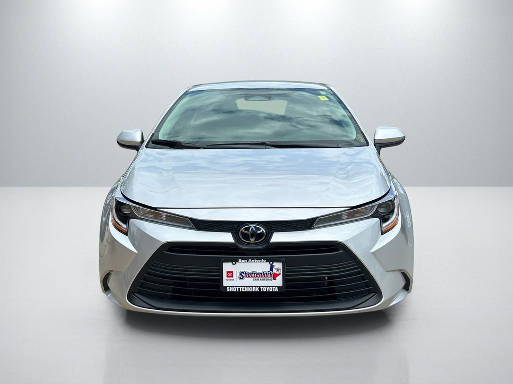 Used 2026 Toyota Corolla LE FWD video 2