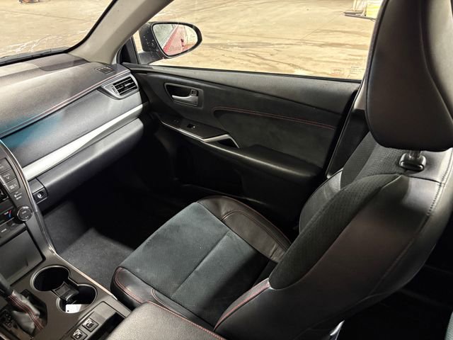 Used 2016 Toyota Camry XSE image 22