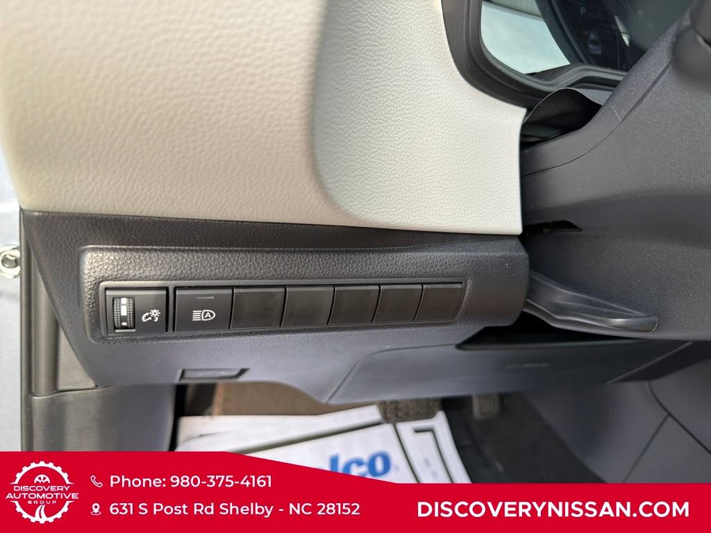 Used 2026 Toyota Corolla LE FWD image 14
