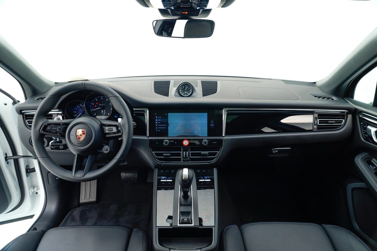 Certified 2026 Porsche Macan Turbo image 19