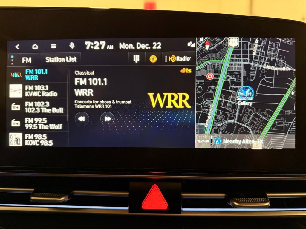 Used 2024 Hyundai Elantra Limited image 23