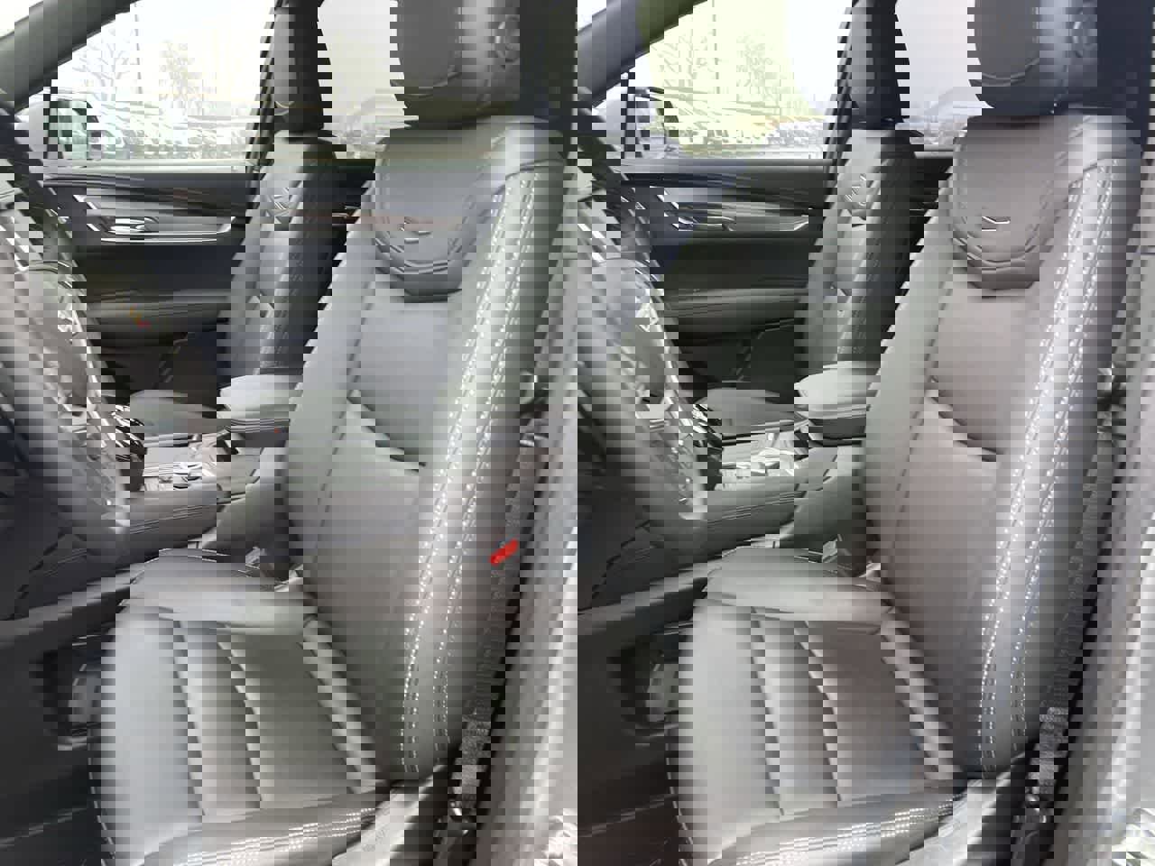 Certified 2024 Cadillac XT5 Luxury w/ LPO, Floor Liner Package image 12