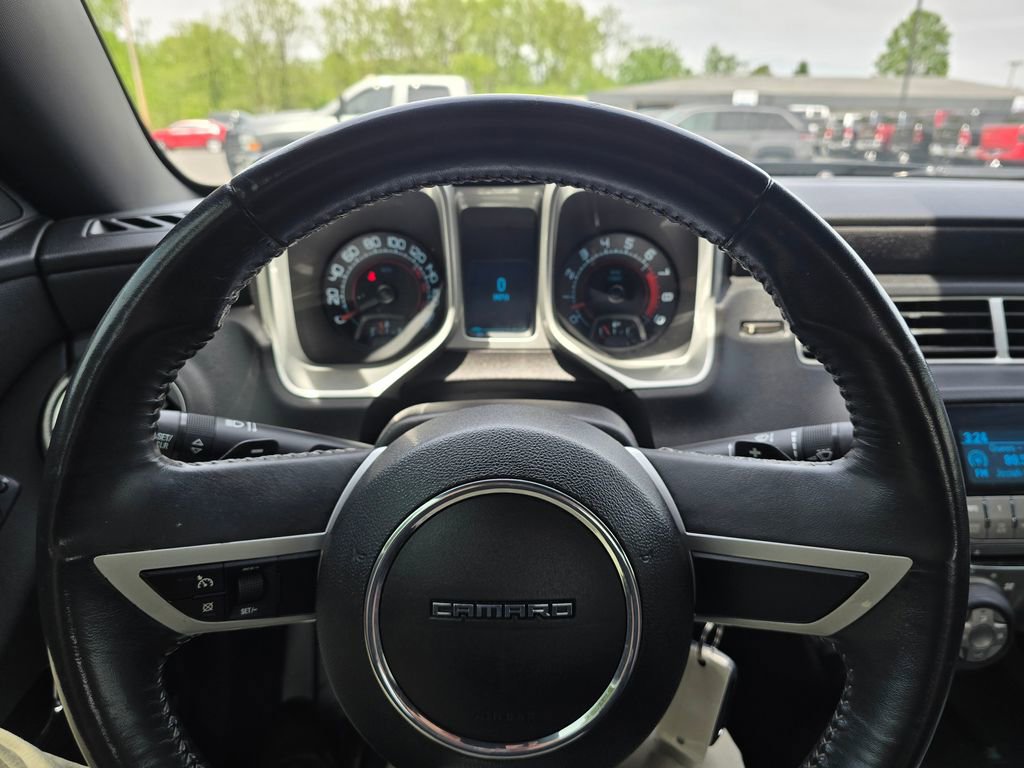 Used 2011 Chevrolet Camaro SS RWD image 13