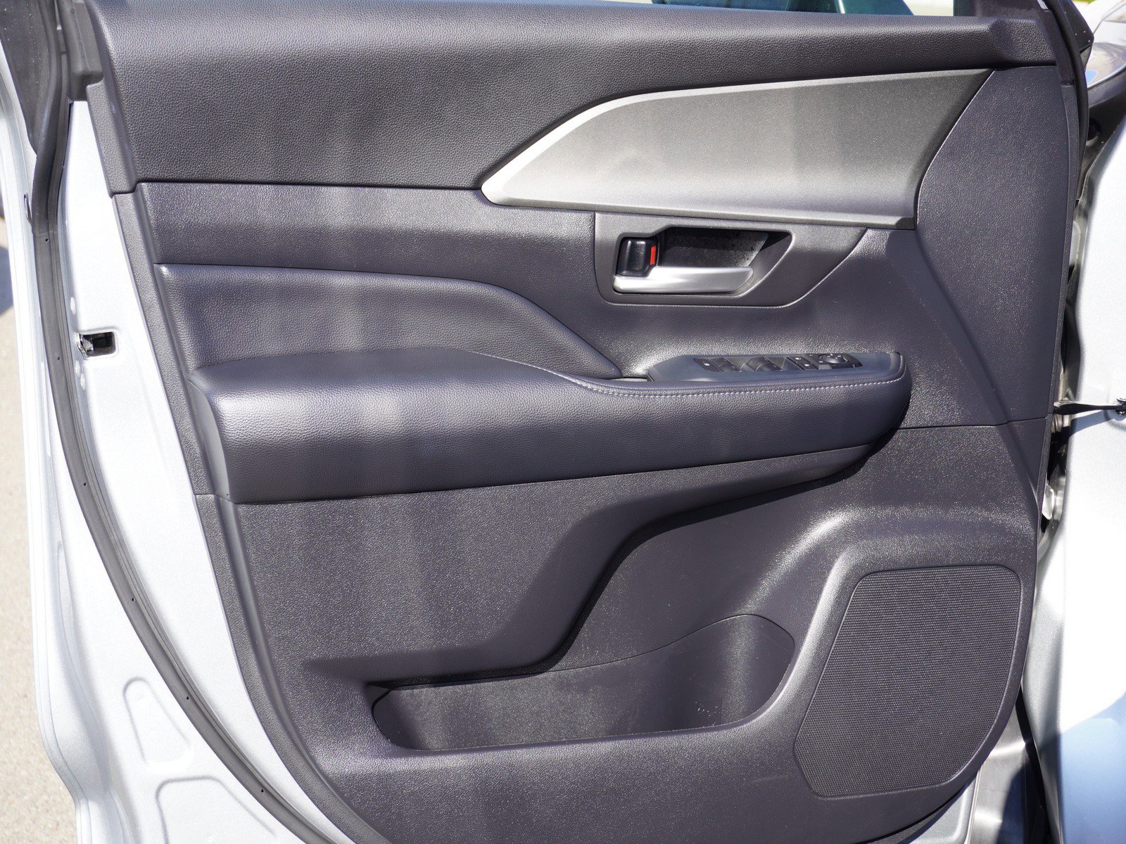 Used 2025 Toyota Grand Highlander XLE image 21