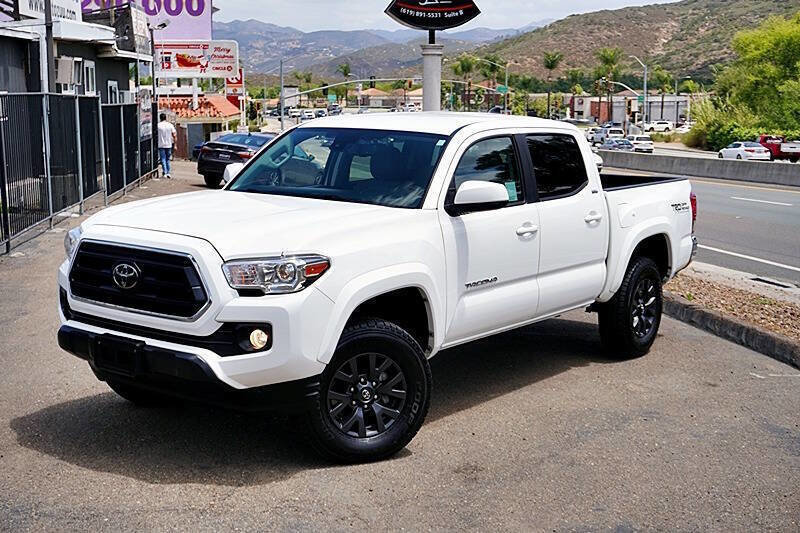 Used 2021 Toyota Tacoma SR5 AWD/4WD image 4