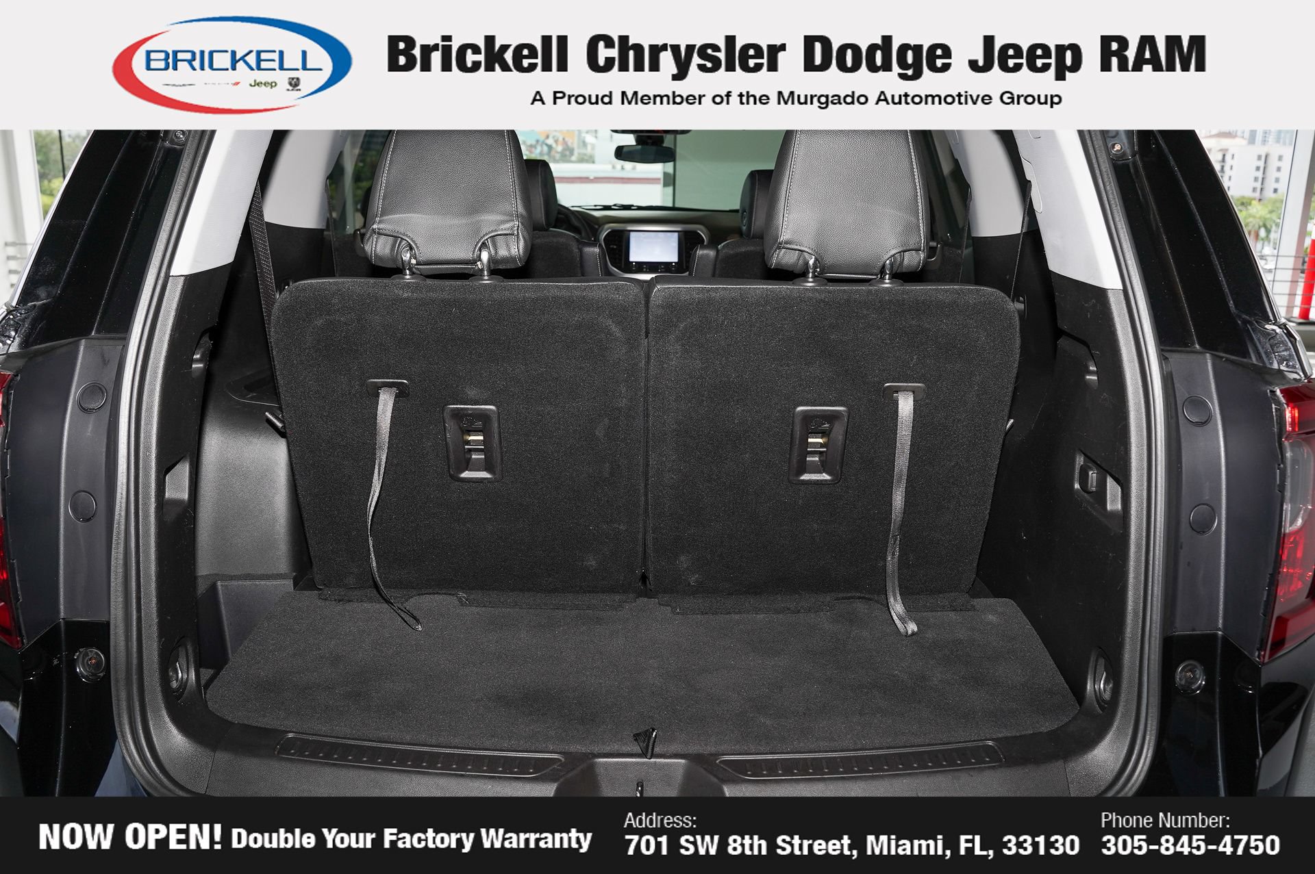 Used 2022 GMC Acadia SLE w/ Driver Convenience Package FWD image 10