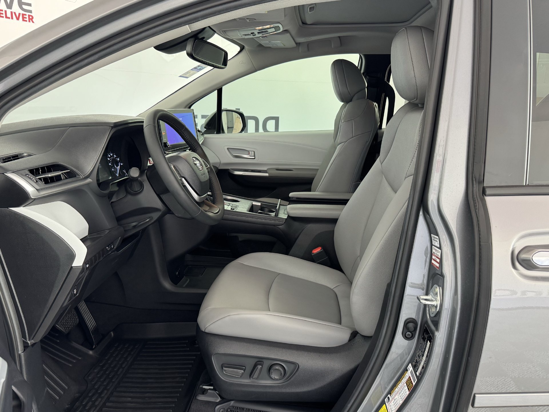 Certified 2026 Toyota Sienna XLE FWD image 16