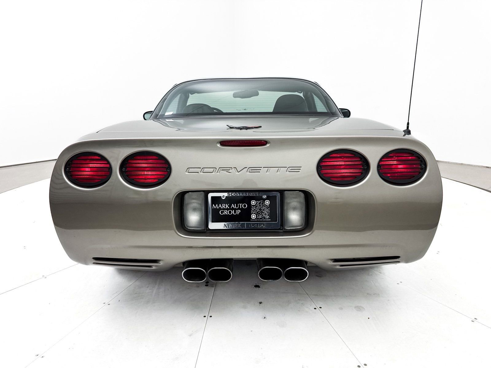 Used 2000 Chevrolet Corvette Coupe w/ Lighting Pkg image 16