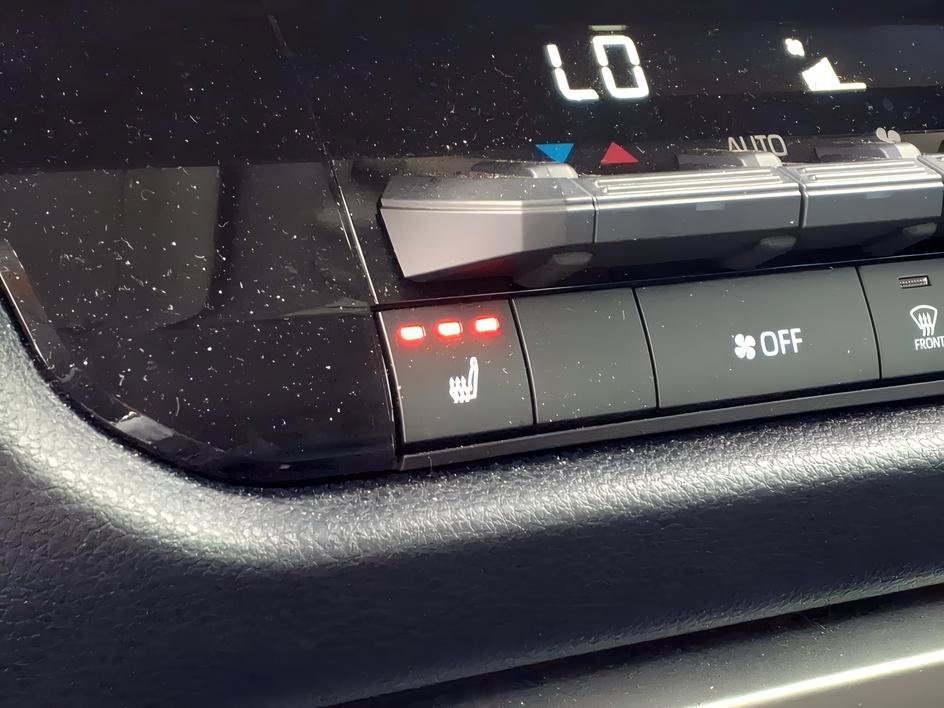 Used 2023 Toyota Tundra SR5 w/ SR5 Premium Package AWD/4WD image 20
