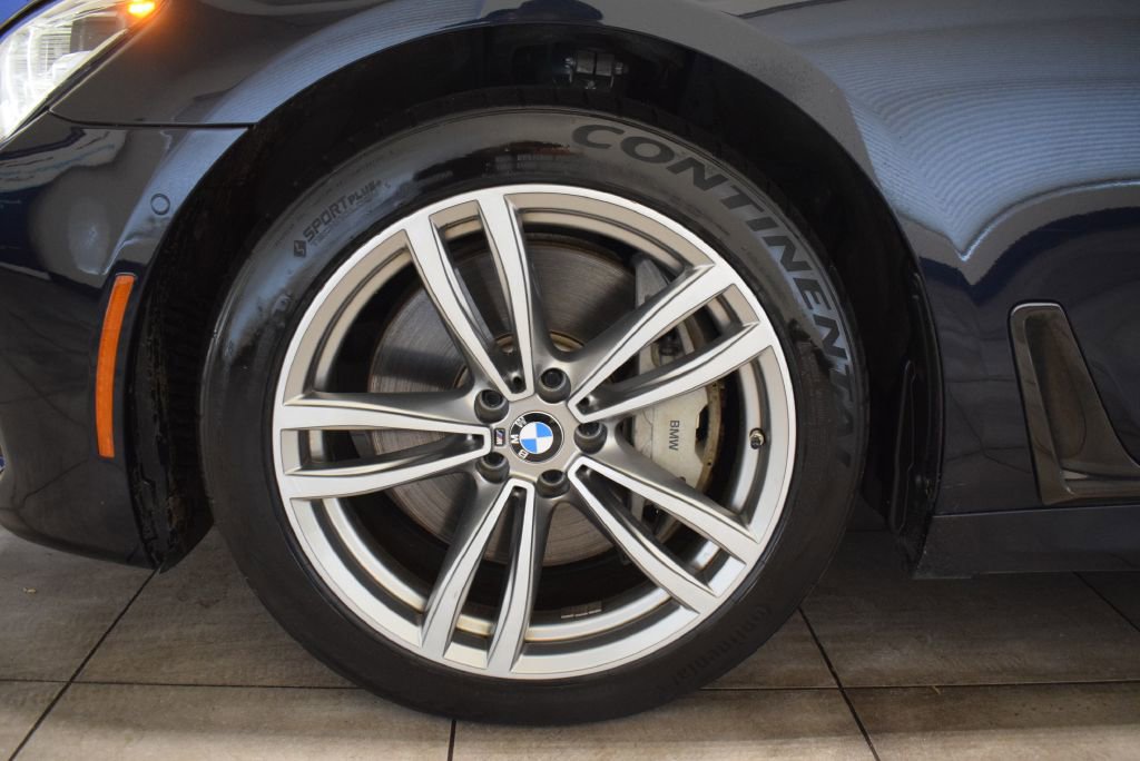 Used 2017 BMW 750i xDrive image 35