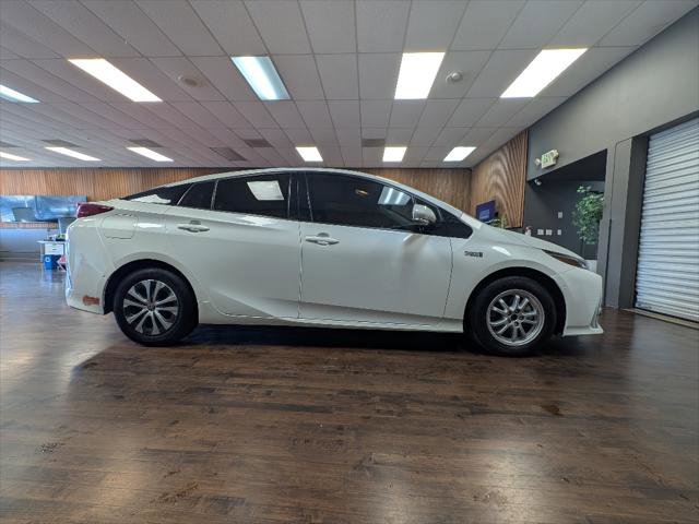 Used 2020 Toyota Prius Prime Limited image 5
