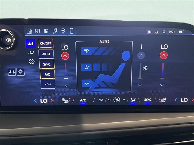 Used 2025 Chevrolet Traverse LT image 28