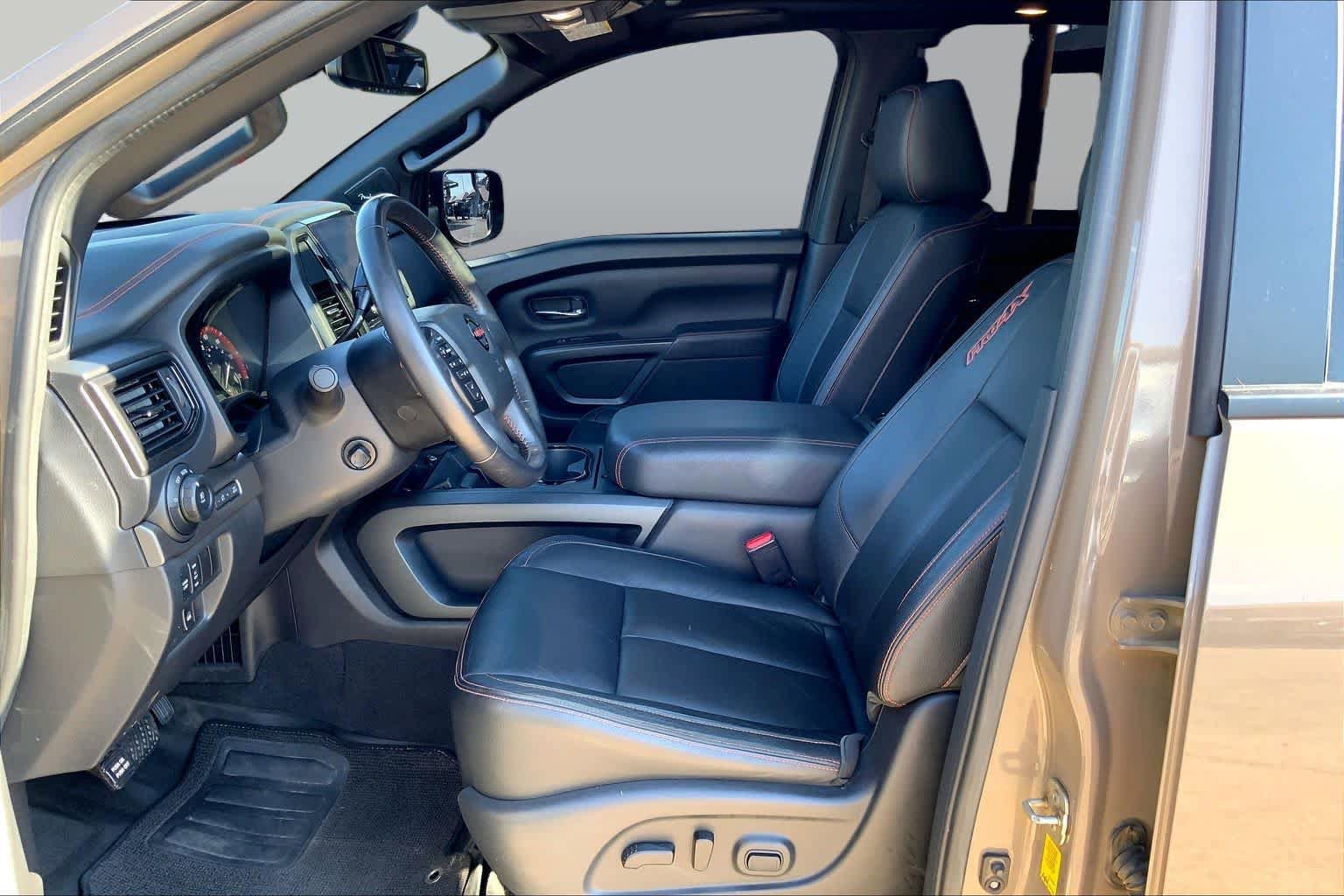 Used 2021 Nissan Titan PRO-4X w/ Pro-4x Convenience Package AWD/4WD image 8