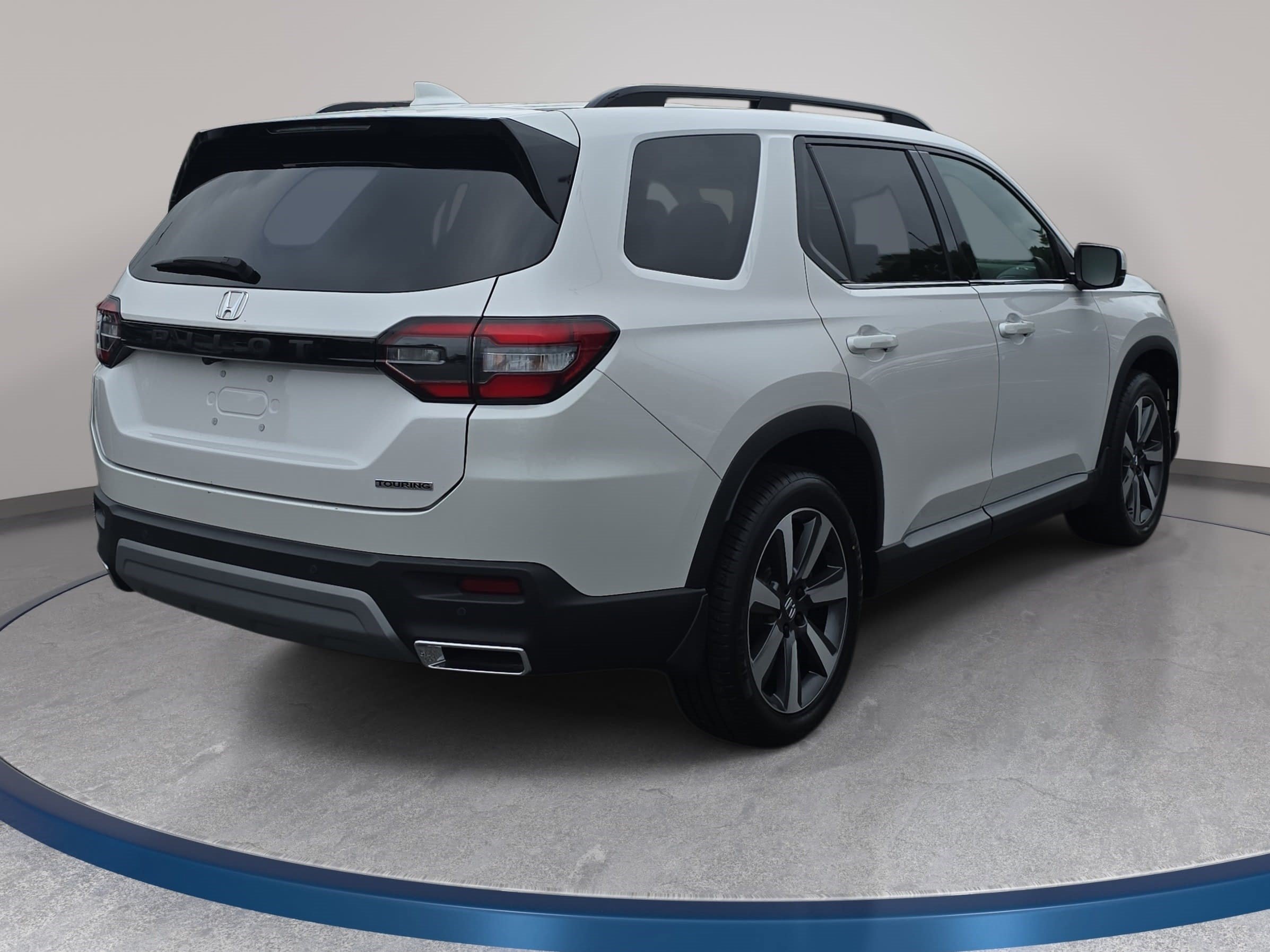 Certified 2024 Honda Pilot Touring image 5