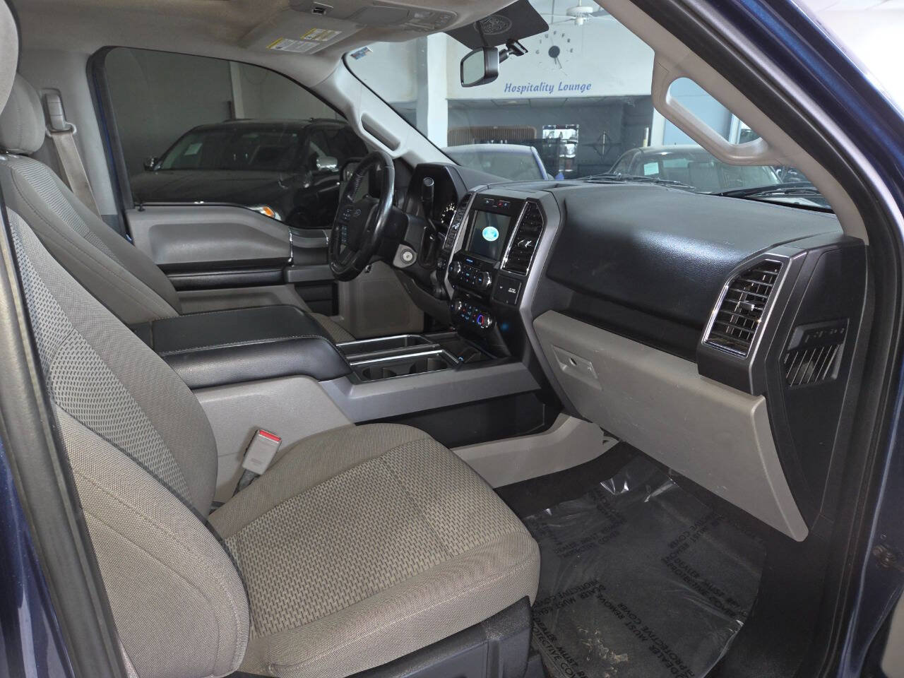 Used 2017 Ford F150 XLT w/ Equipment Group 302A Luxury AWD/4WD image 32