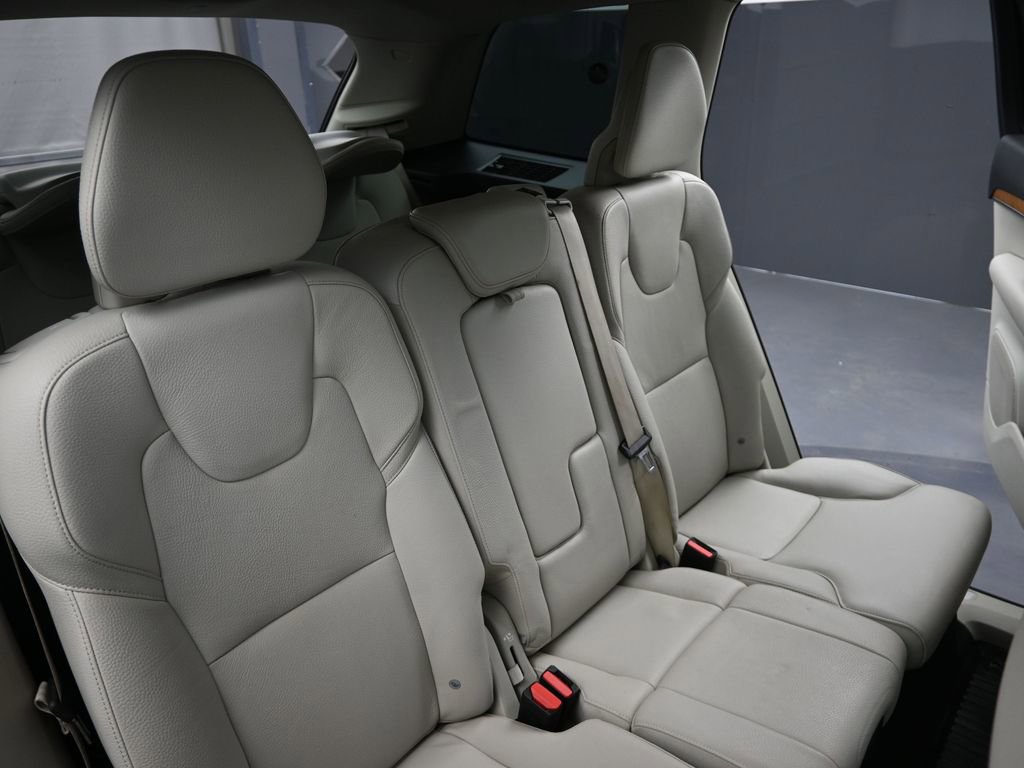 Used 2021 Volvo XC90 T8 Inscription Expression w/ Protection Package Premier image 13