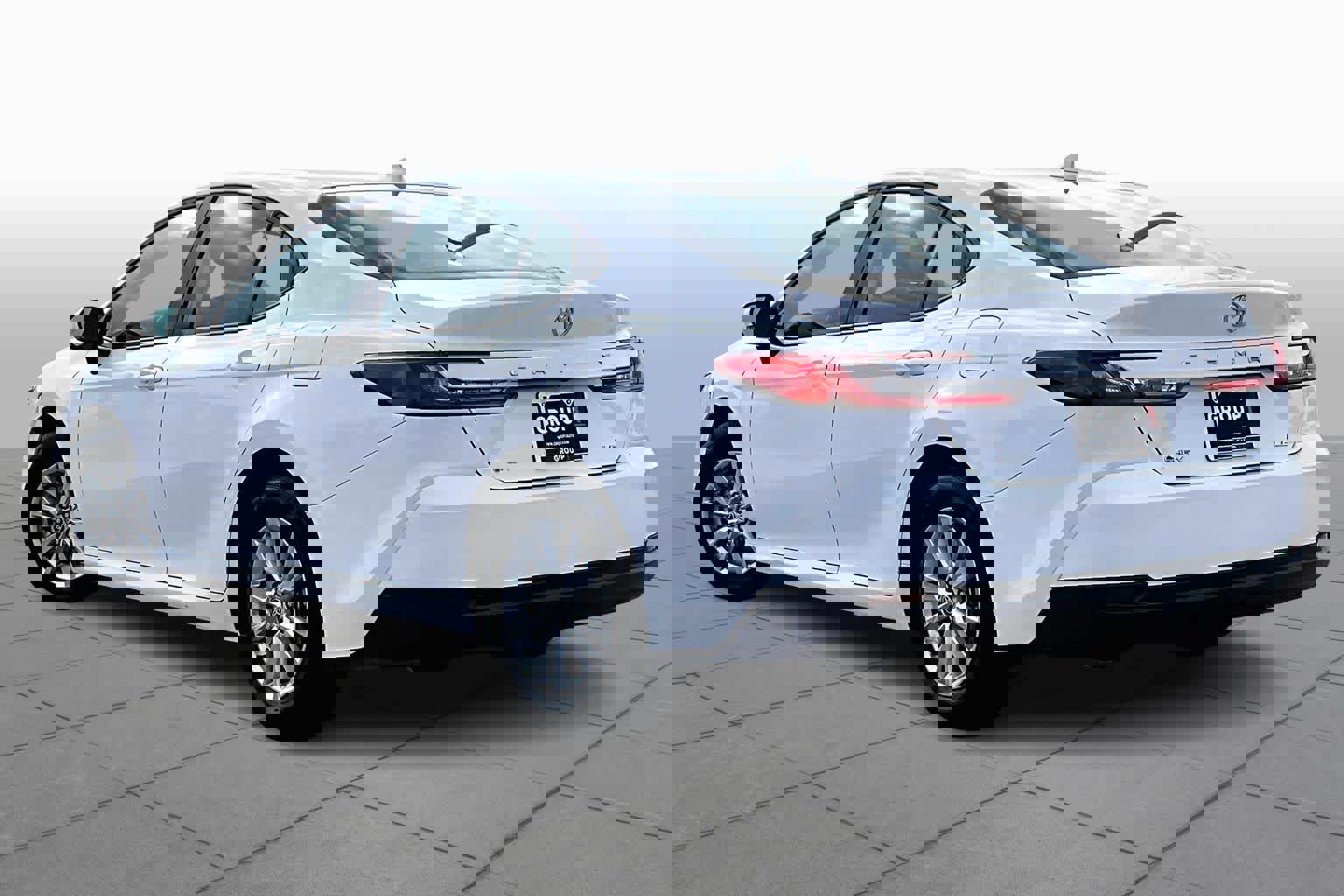 Used 2025 Toyota Camry LE image 12