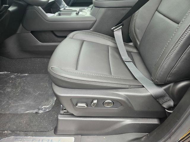 New 2026 GMC Sierra 3500 Denali w/ Denali Reserve Package image 23