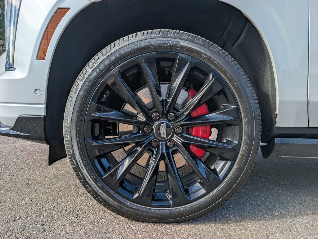 Certified 2025 Cadillac Escalade ESV V AWD/4WD image 10