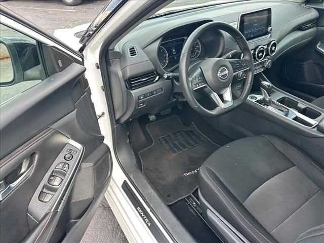 Used 2025 Nissan Sentra SR FWD image 13