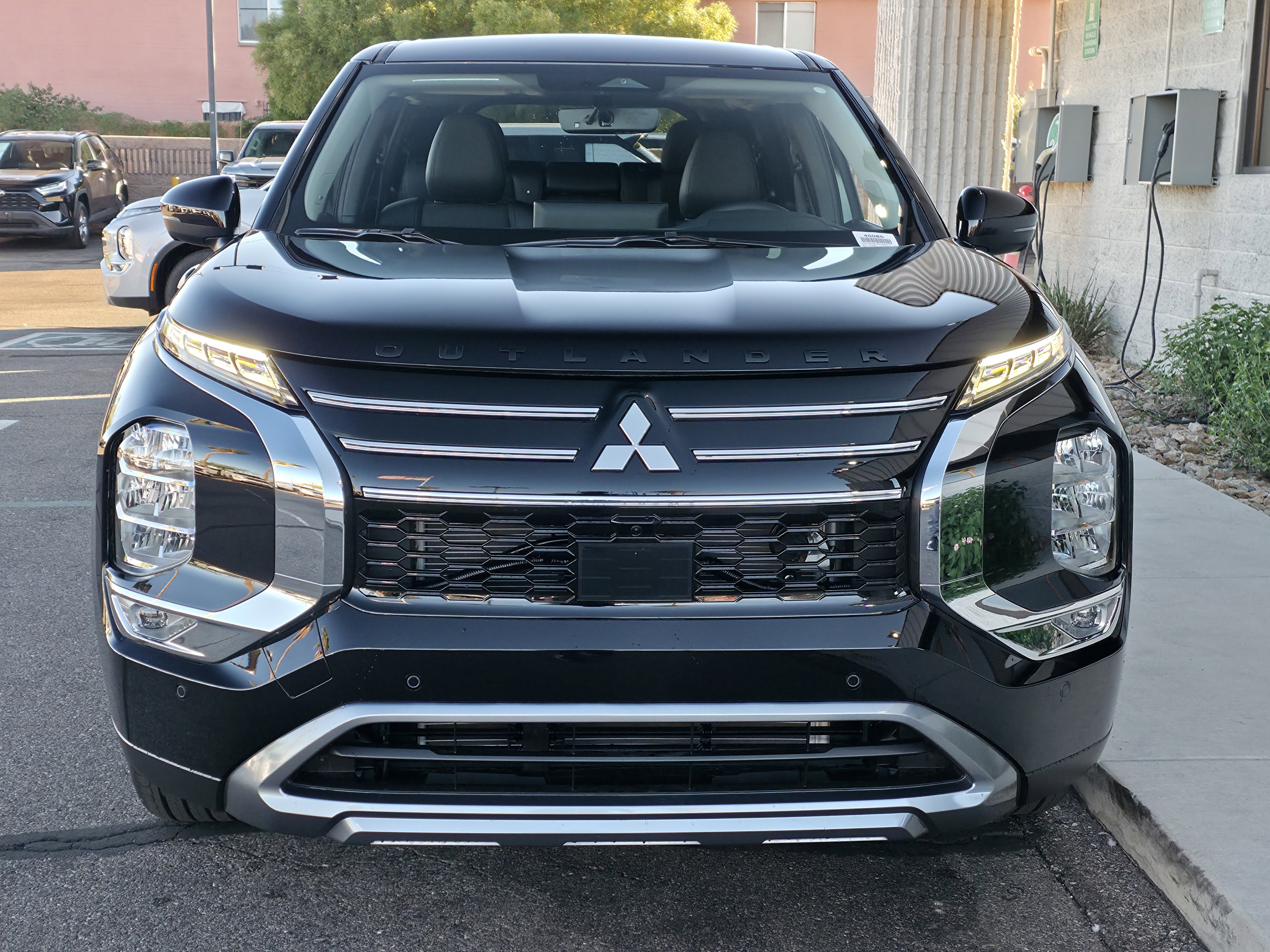 New 2025 Mitsubishi Outlander SE image 2