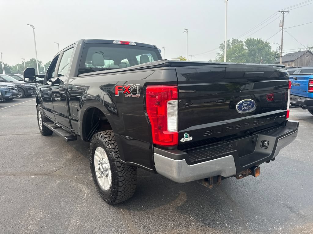 Used 2017 Ford F250 XL w/ STX Appearance Package AWD/4WD image 9