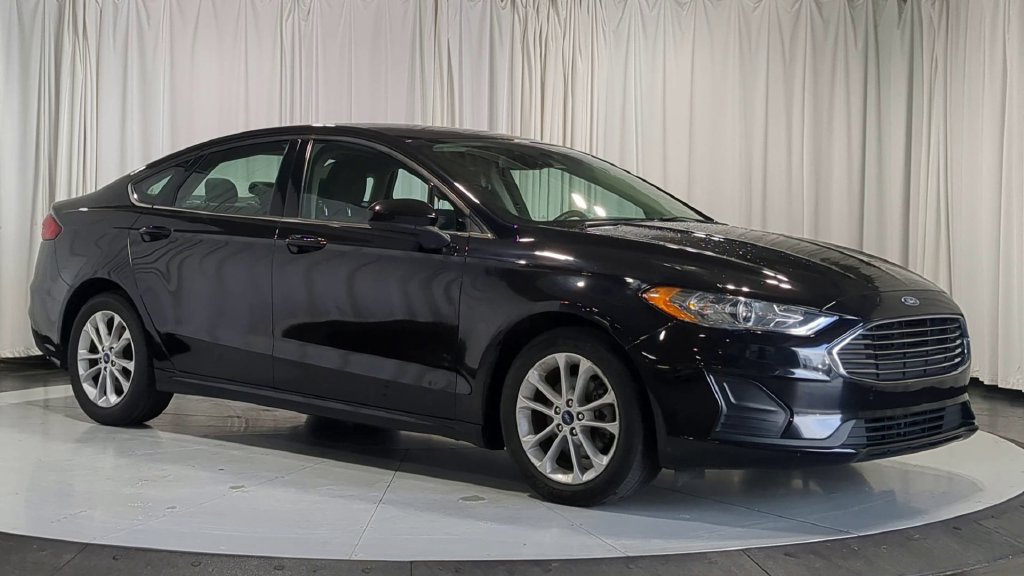 Used 2020 Ford Fusion SE FWD image 3