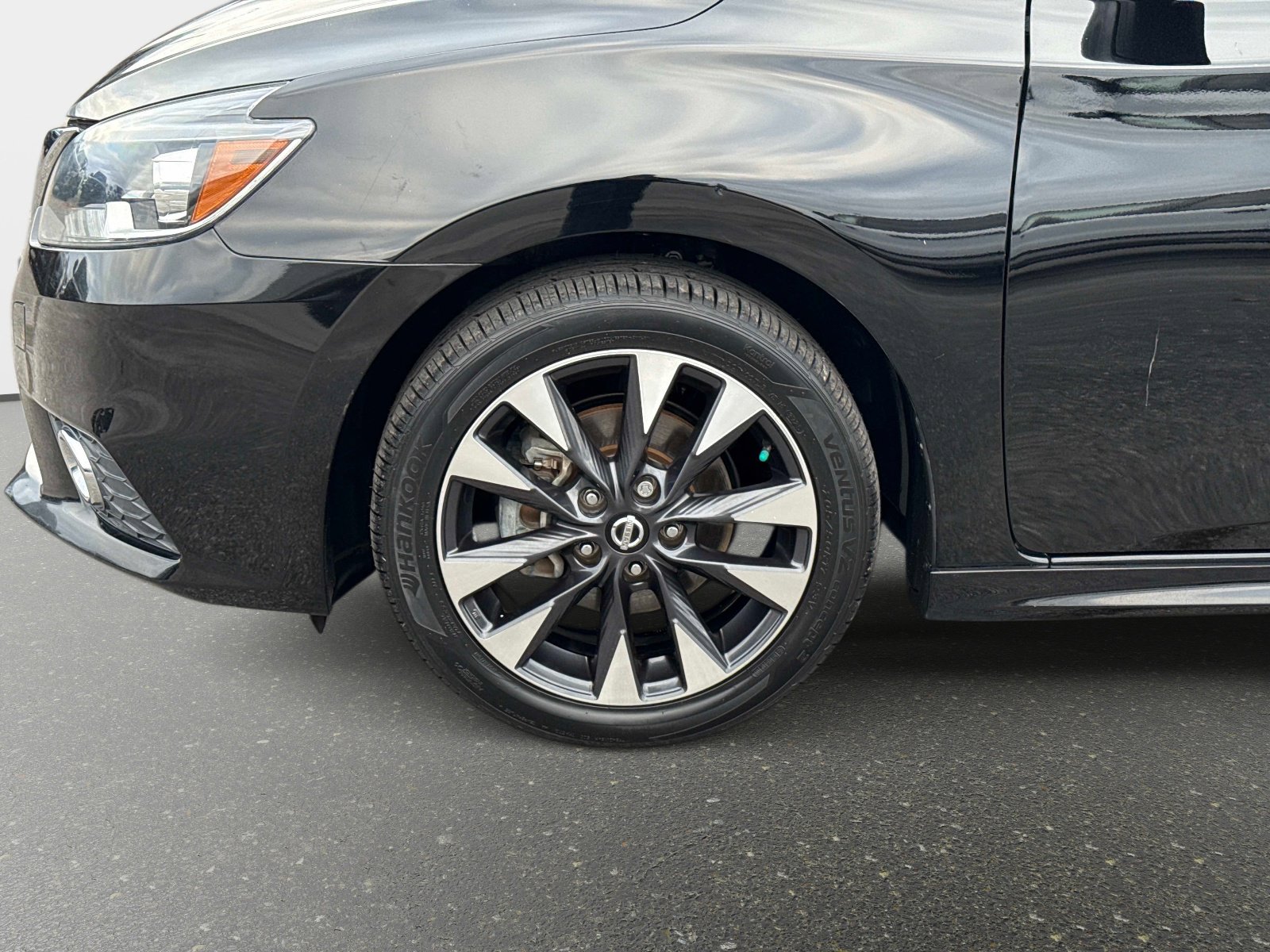 Used 2018 Nissan Sentra SR image 11