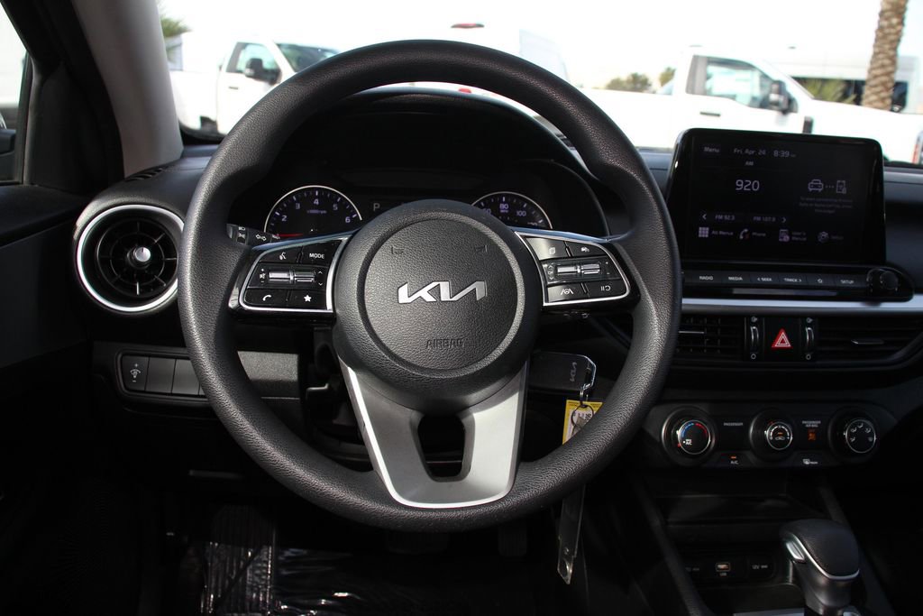 Used 2022 Kia Forte LXS FWD image 16