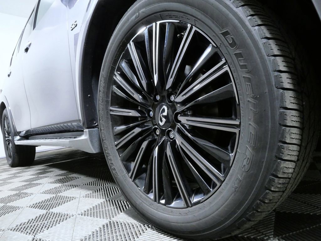 Used 2019 INFINITI QX80 Limited w/ All-Season Package AWD/4WD image 2