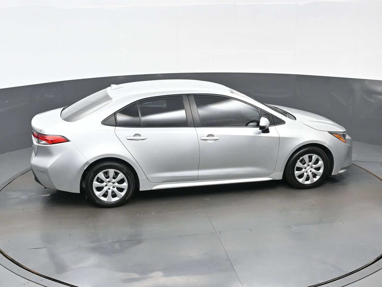 Used 2024 Toyota Corolla LE FWD image 38
