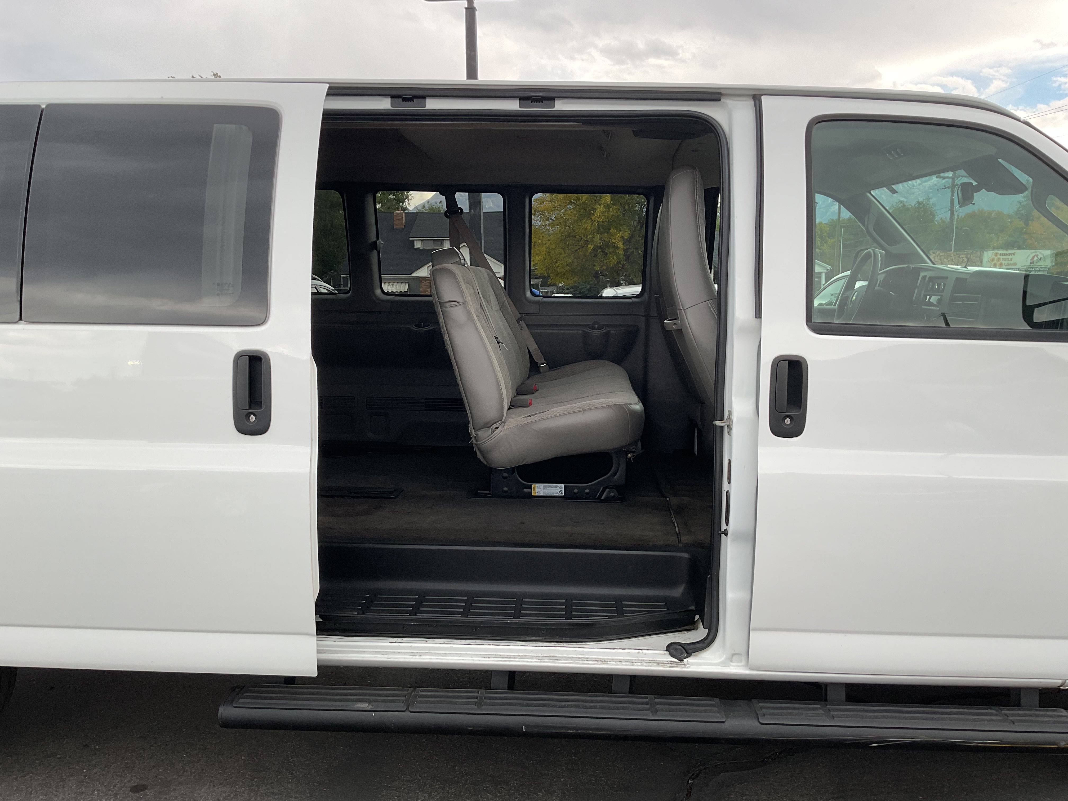 Used 2019 Chevrolet Express 3500 LT w/ LT Preferred Equipment Group RWD image 11