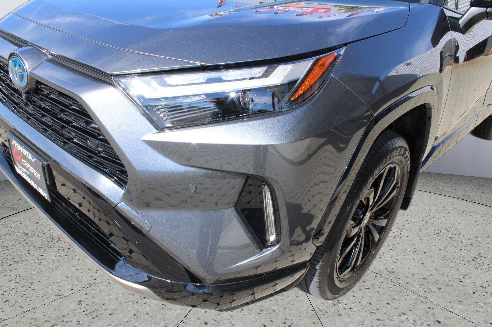 Used 2024 Toyota RAV4 XSE w/ Advanced Technology Package AWD/4WD image 10