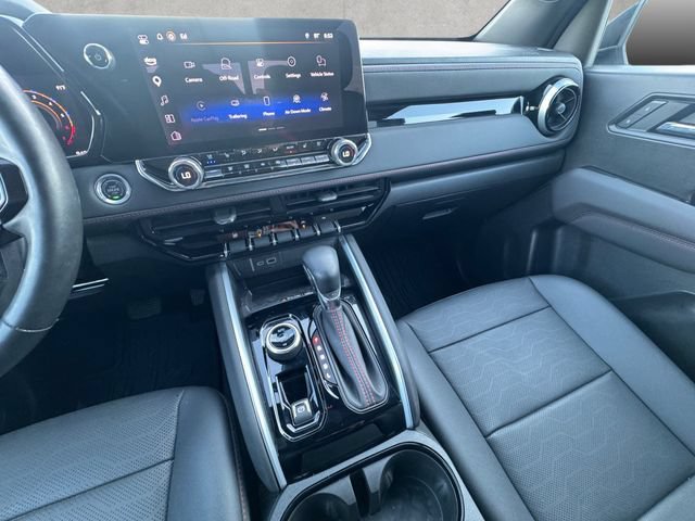 Certified 2025 Chevrolet Colorado Z71 w/ Technology Package AWD/4WD image 3