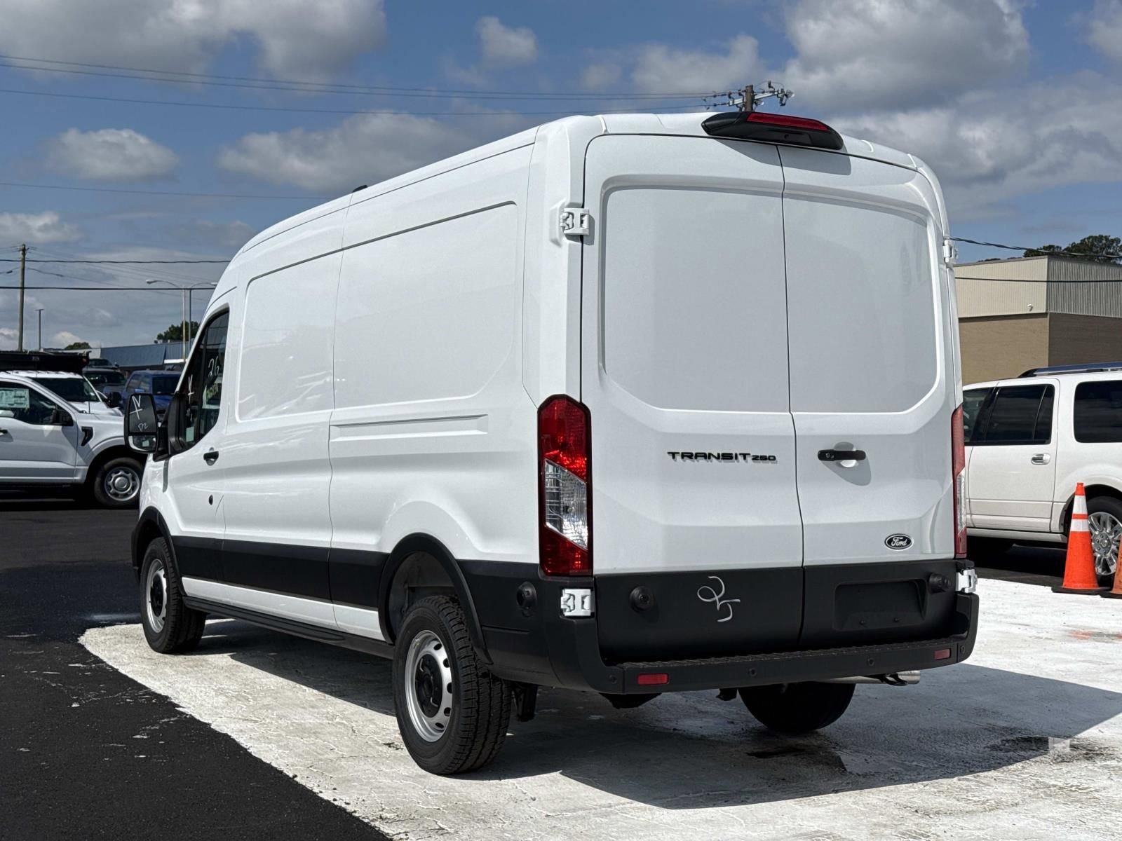 New 2026 Ford Transit 250 148 Medium Roof w/ Load Area Protection Package RWD image 5