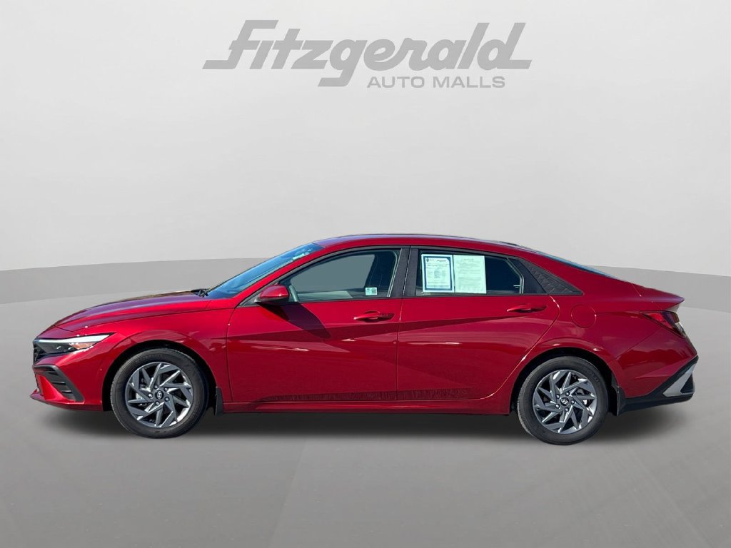 Used 2024 Hyundai Elantra SEL FWD image 5