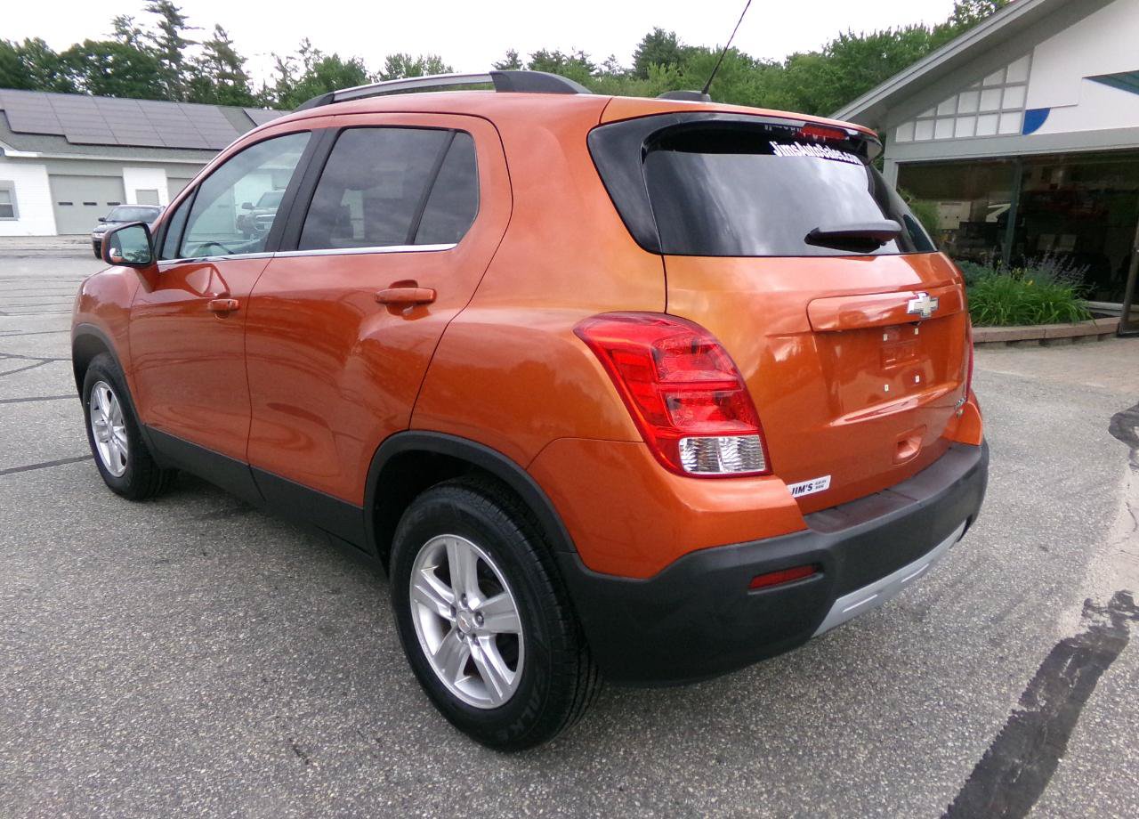 Used 2016 Chevrolet Trax LT w/ LT Sun and Sound Package AWD/4WD image 3