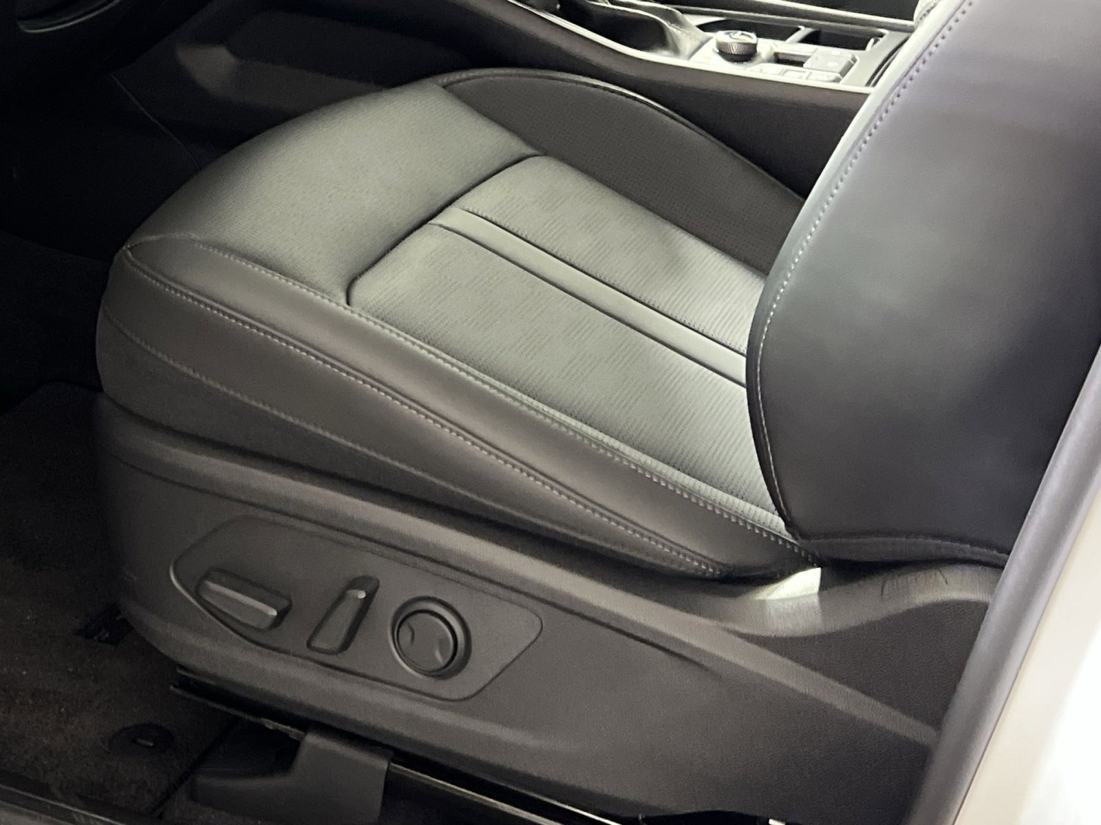 New 2026 Kia Sorento S image 12