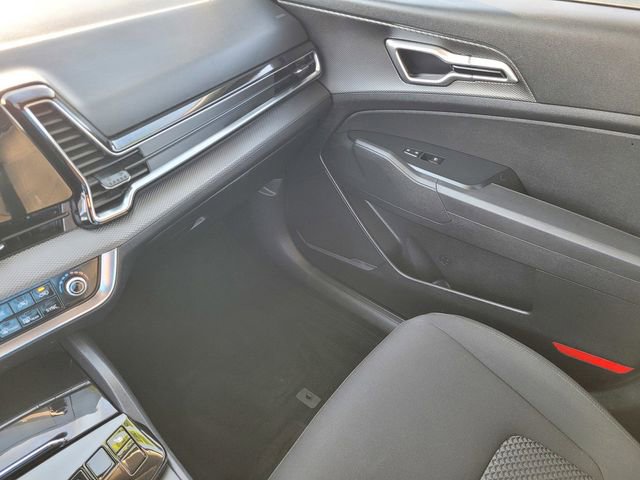 Used 2023 Kia Sportage LX AWD/4WD image 12