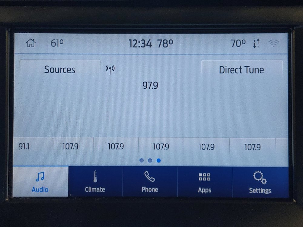 Used 2020 Ford Fusion SE FWD image 25