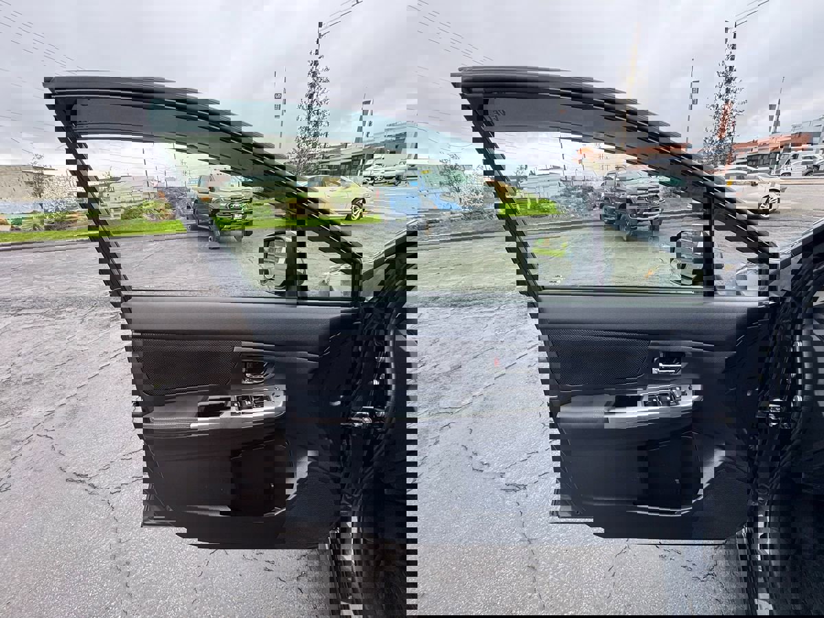 Used 2016 Subaru Crosstrek 2.0i Premium image 25