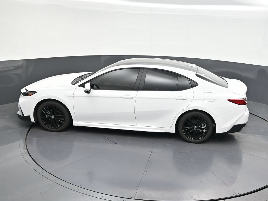 Used 2026 Toyota Camry SE FWD image 16