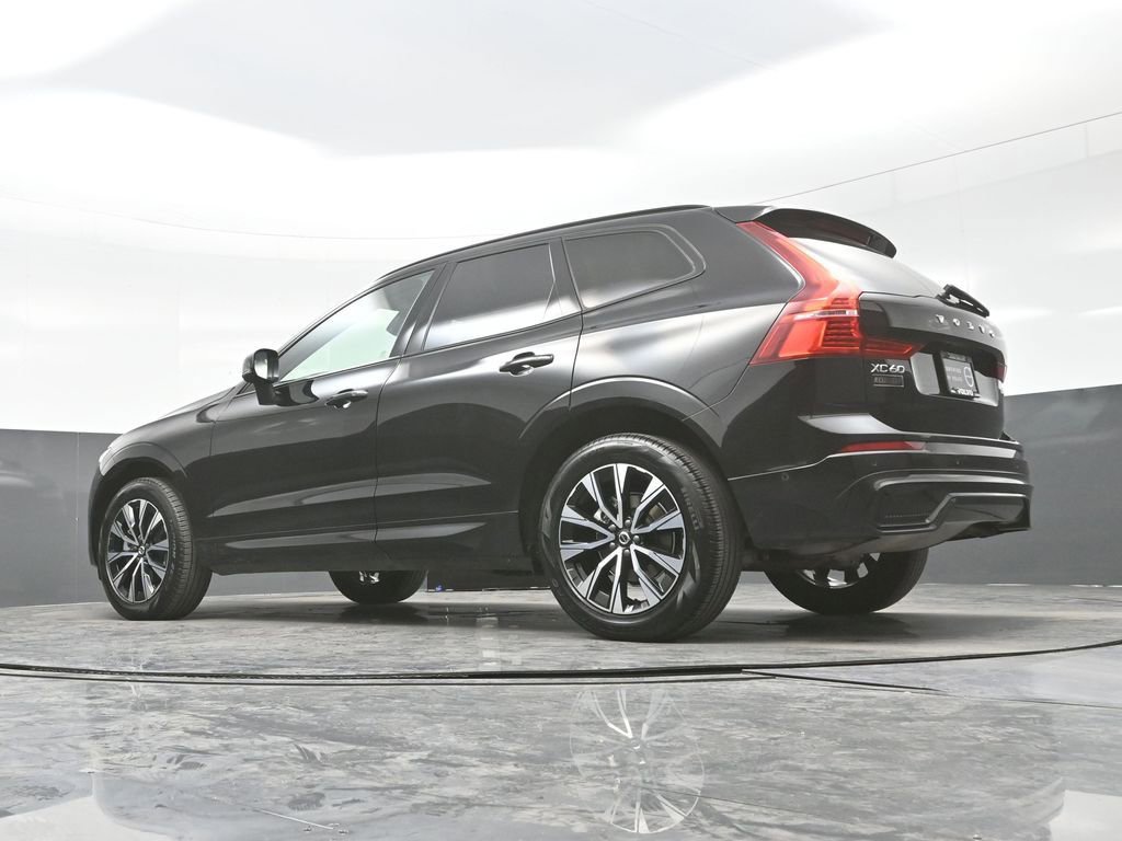 Used 2025 Volvo XC60 B5 Plus AWD/4WD image 30